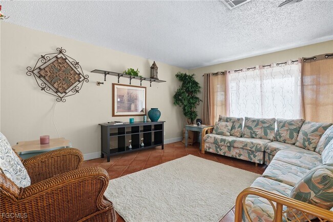 Building Photo - 913 Mohawk Pkwy