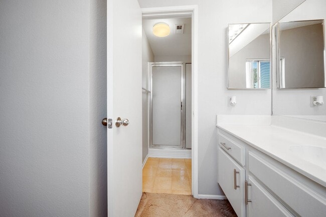 Building Photo - For RENT at Sandalwood Park North