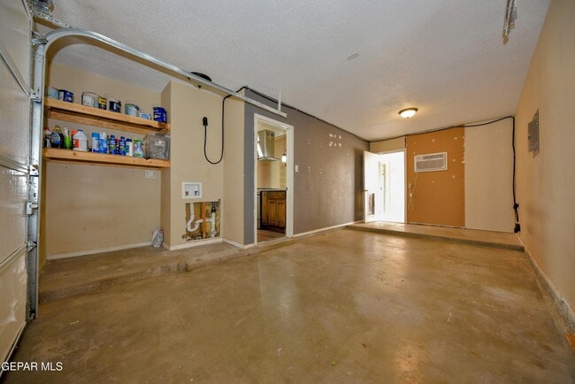 Building Photo - 10348 Darin Rd