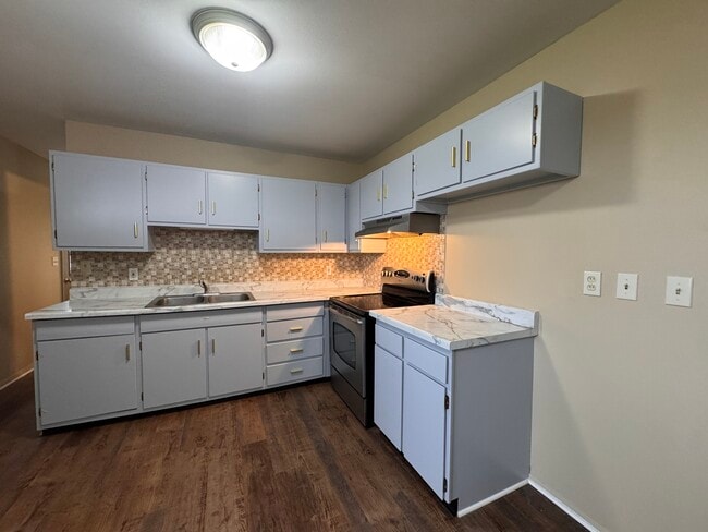 Building Photo - 757 Watson Dr