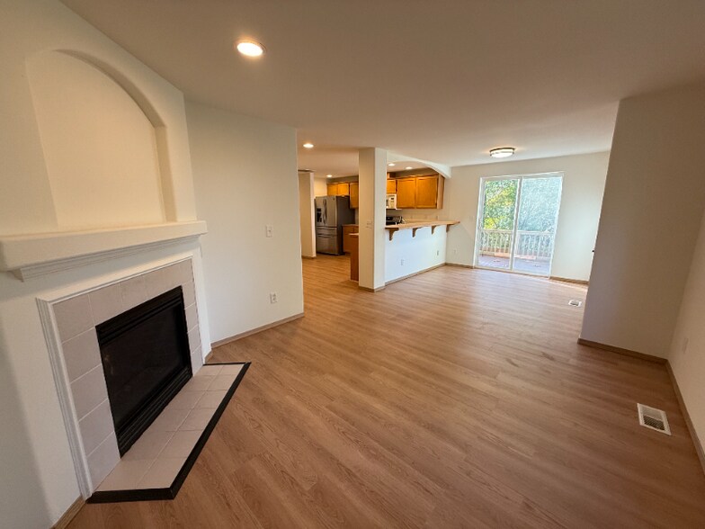 Building Photo - 1827 147th Pl SW