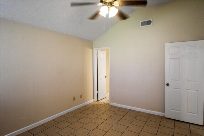 Building Photo - 11614 Gullwood Dr