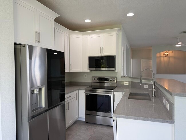 Building Photo - 3251 Laurel Ridge Cir