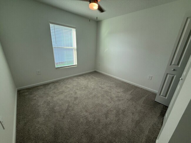 Building Photo - HAINES CITY: 3 Bed/2 Bath/2 Car Garage SFH...