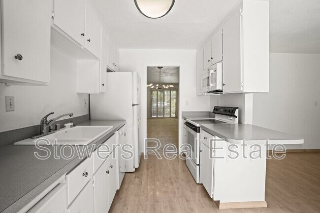 Building Photo - 1714 Parkside Dr