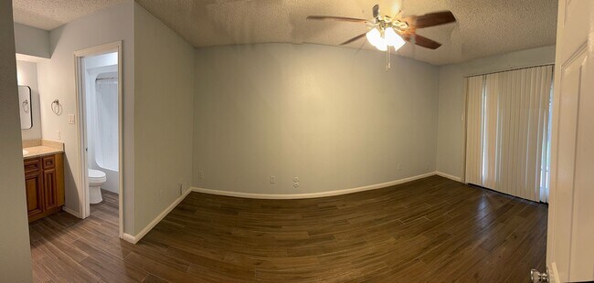 Building Photo - Spacious 3-Bedroom Corner Home in Candlelight Oaks Village