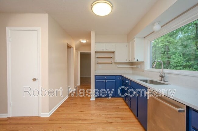 Building Photo - 1813 Crossgate Ln