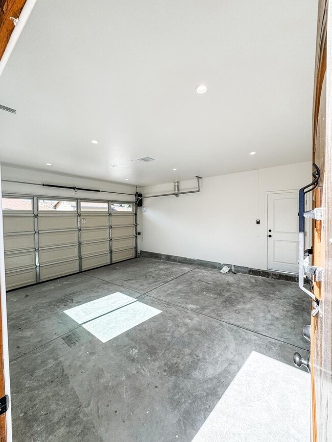 Building Photo - Brand new construction