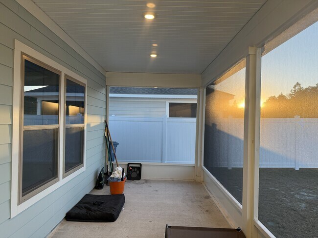 Building Photo - 210 Bottlebrush Walk