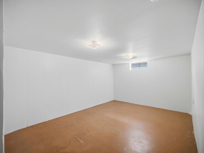 Building Photo - Charming Northwest Spokane Home | Minutes from Audubon Park & Downriver Golf Course