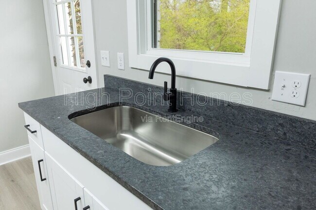 Building Photo - 5403 Kimbro St