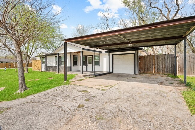 Building Photo - 2222 Peppermill Rd