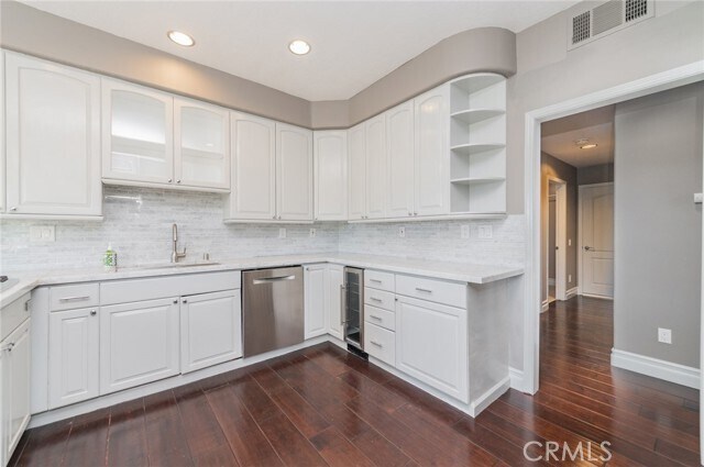 Building Photo - 52 Siena