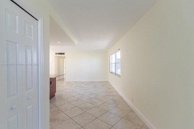 Building Photo - 121 Golden Isles Dr