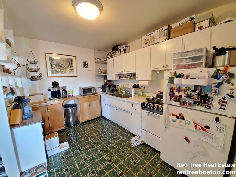 Building Photo - 199 Winthrop Rd