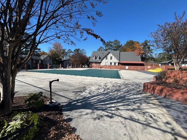 Building Photo - 6851 Roswell Rd