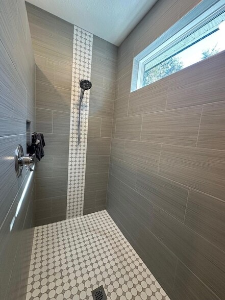 Building Photo - 4819 Whitewood Rd