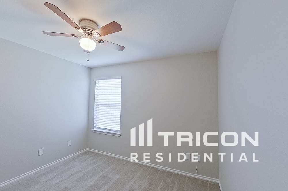 Building Photo - 848 Glover Dr