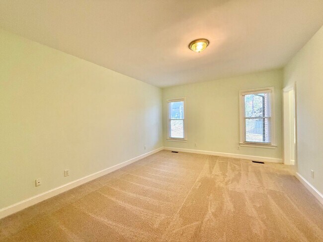 Building Photo - Charming 3BD, 2BA Raleigh Ranch-Style Home in a Quiet Neighborhood Near Crabtree Valley Mall, RDU...