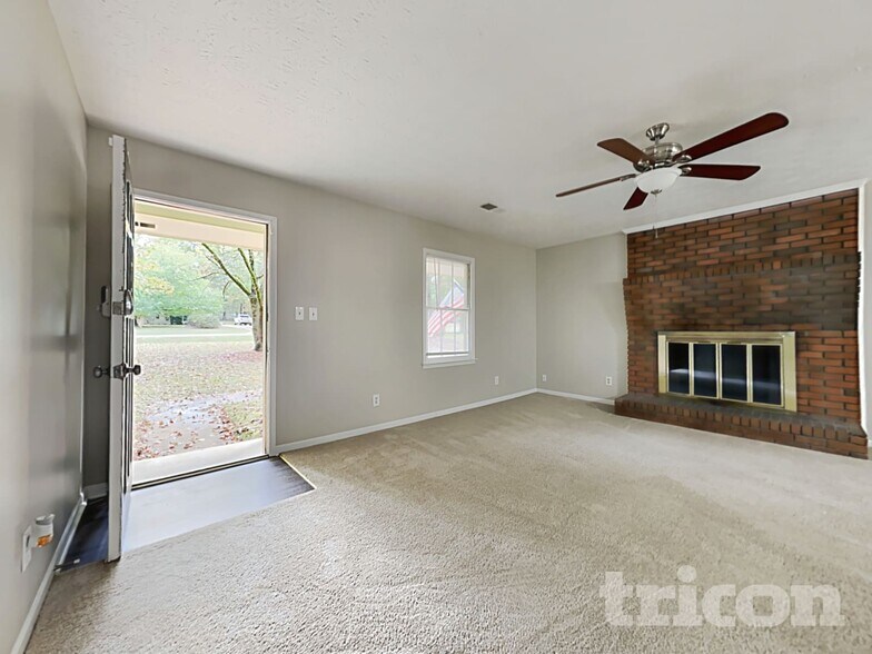 Building Photo - 3959 Grove Trail