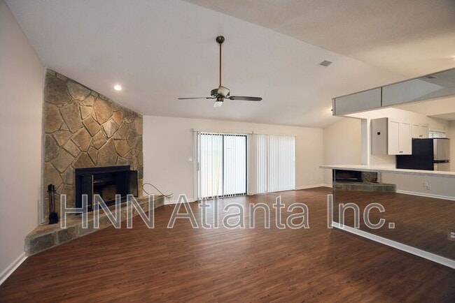 Primary Photo - 3882 Springleaf Point