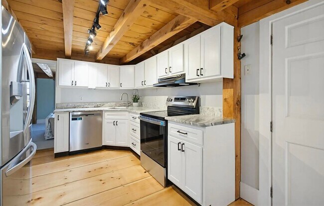 Building Photo - 6-B Fifield