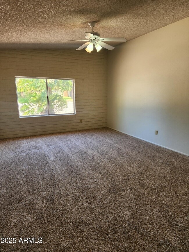 Building Photo - 1719 W Royal Palm Rd