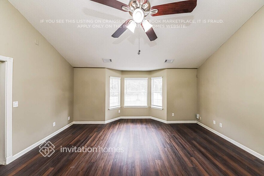 Building Photo - 4185 Soaring Dr