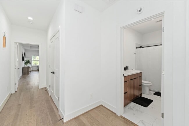 Building Photo - 3034 Gray St