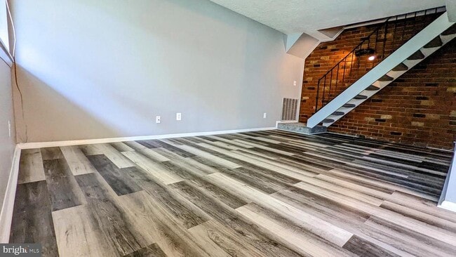 Building Photo - 1703 Fountain Rock Way