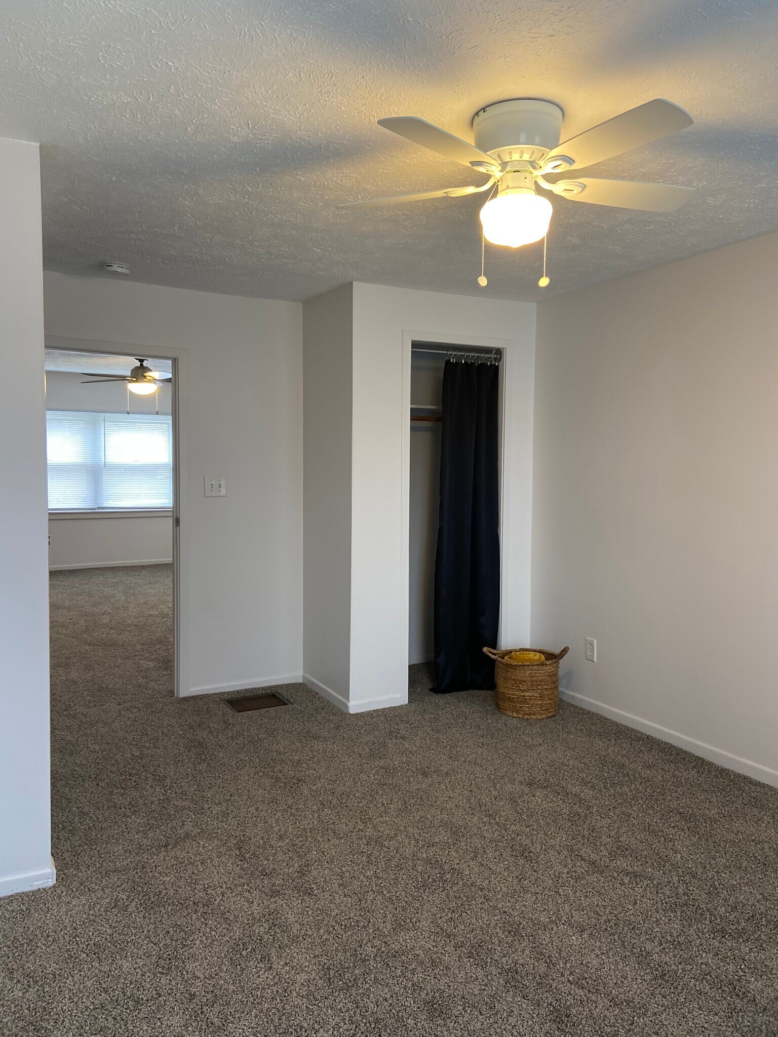 Building Photo - 1309 W Walnut St