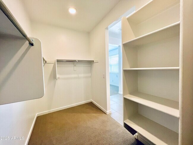 Building Photo - 12647 W Country Club Trail