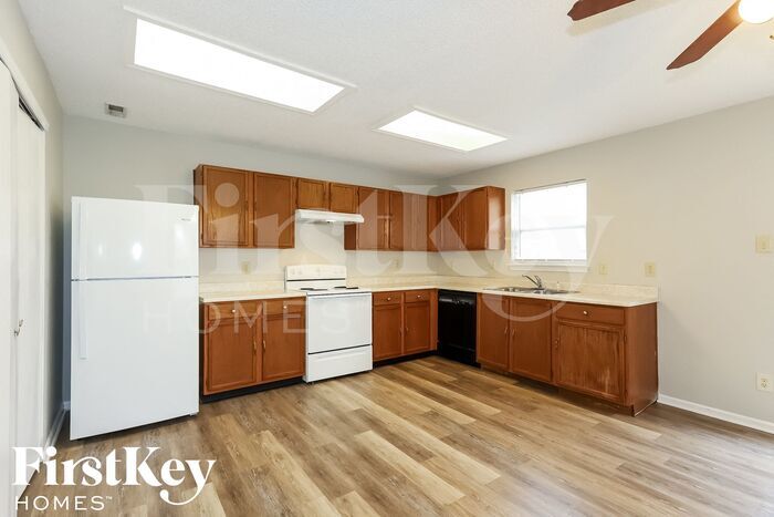 Building Photo - 2297 Westmere Dr