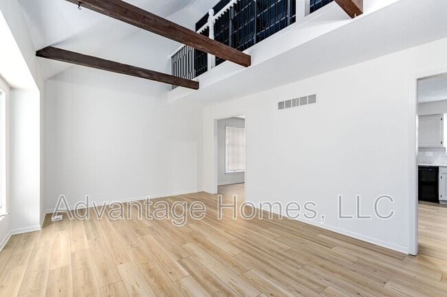 Building Photo - 1913 S Lennox Dr