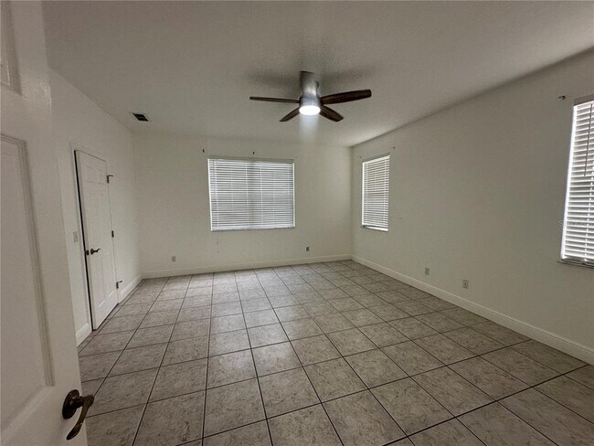 Building Photo - 1714 Cambridge Village Ct