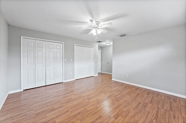 Building Photo - 6515 34th Ave N