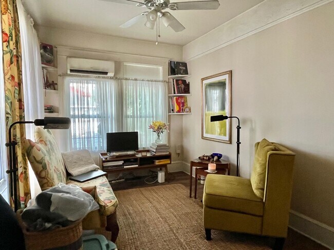 Building Photo - 138 King St