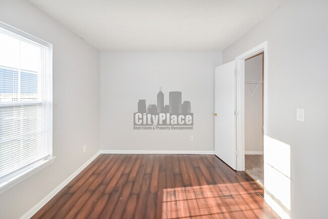 Building Photo - 5639 Wood Hollow Dr