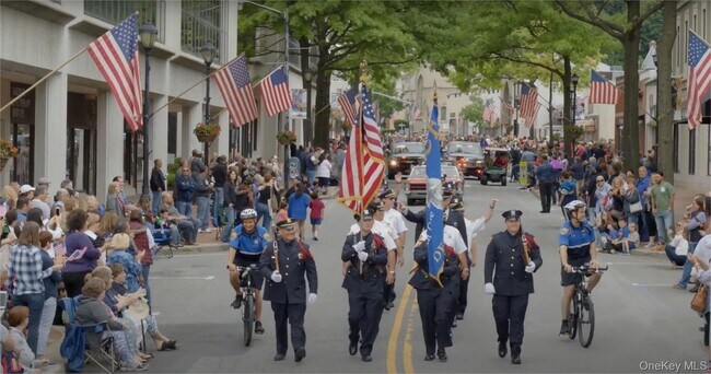 Building Photo - 36 Carney St