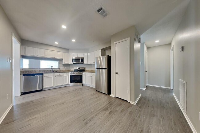 Building Photo - 4819 Bridgeville Ln