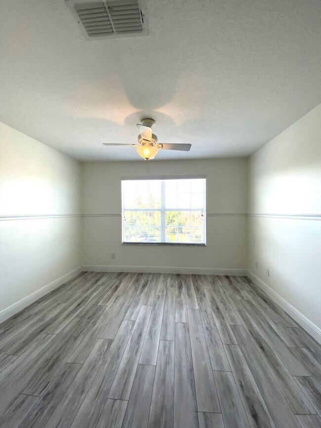 Building Photo - 3050 Rodrick Cir