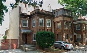 Building Photo - 815 E 21st St