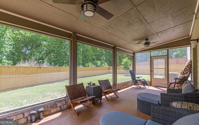 Building Photo - 367 Noblewood Dr