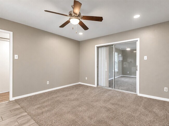Building Photo - 4223 Oak Shadows Dr