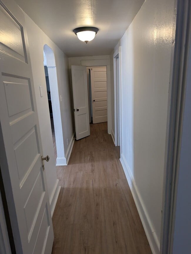 Building Photo - 921 5th St