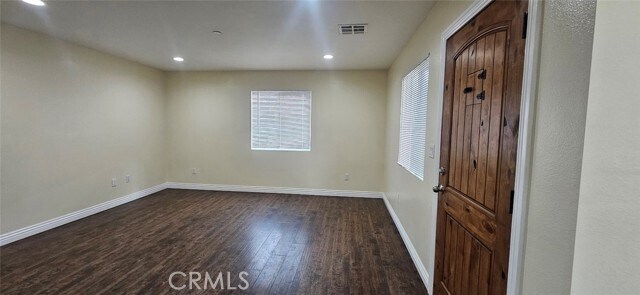 Building Photo - 611 E 75th St