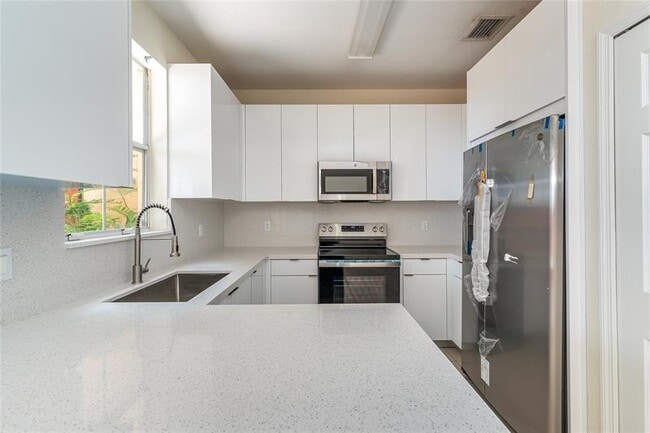 Building Photo - 12376 SW 126th Ave