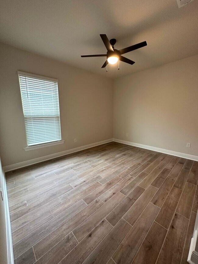 Building Photo - 3/2 House in The Bluffs at Lafayette