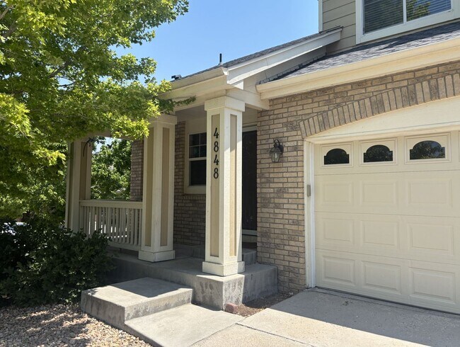 Building Photo - Beautiful 3bd, 3 bath single family home bedroom for rent in Aurora 80016