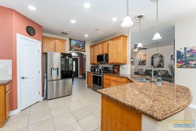 Building Photo - 28 Cypress Point Dr